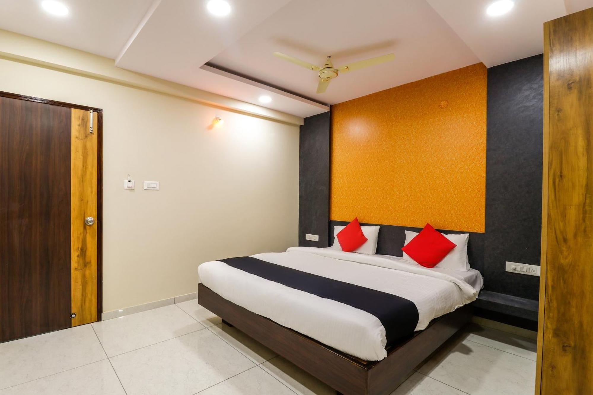 แคปิตัล โอ 62363 Nr เรซิเดนซี Hotel Yelahanka ภายนอก รูปภาพ