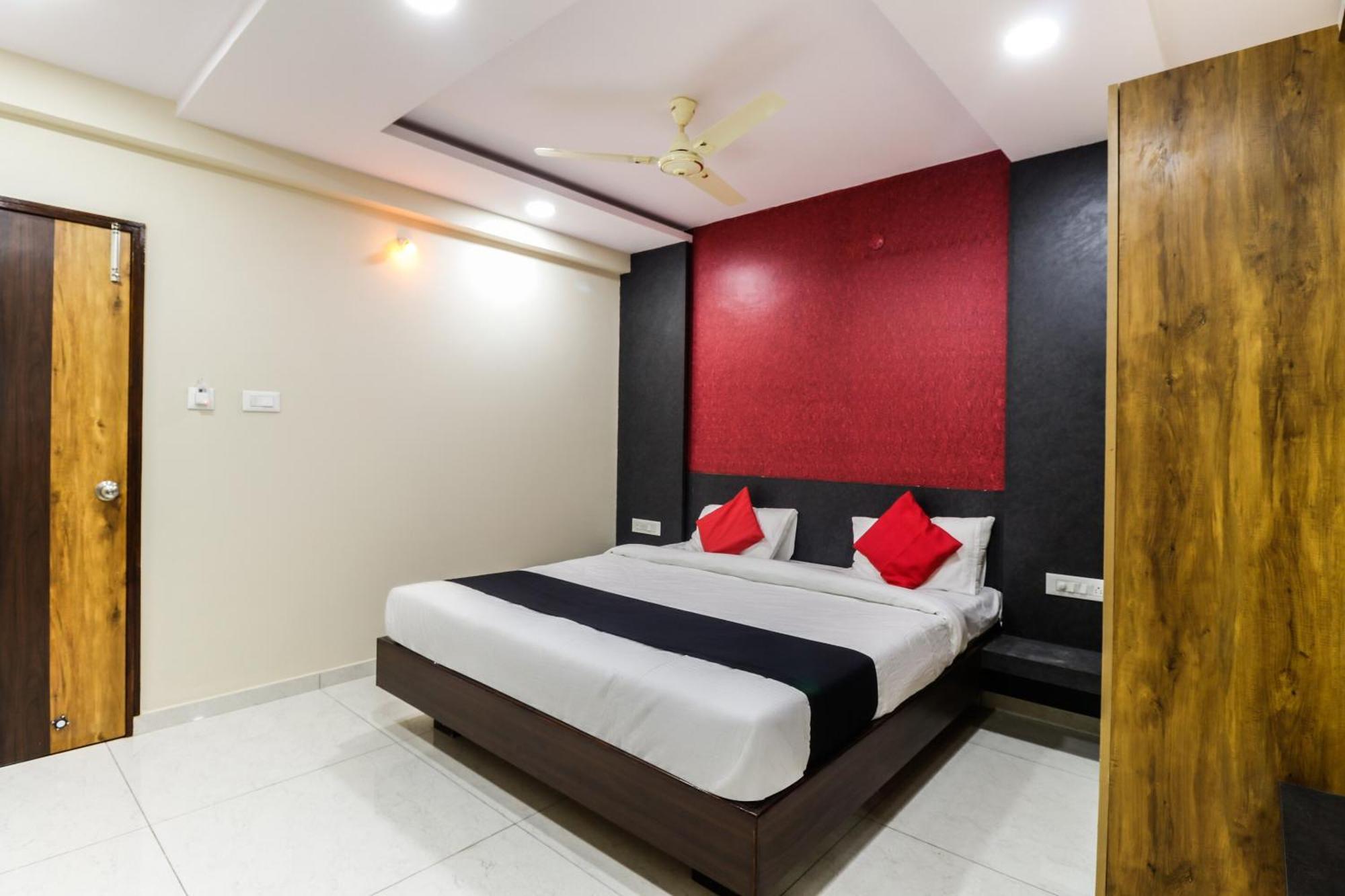 แคปิตัล โอ 62363 Nr เรซิเดนซี Hotel Yelahanka ภายนอก รูปภาพ